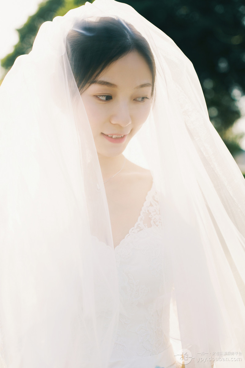 单人婚纱写真外景图片_婚纱情侣头像单人