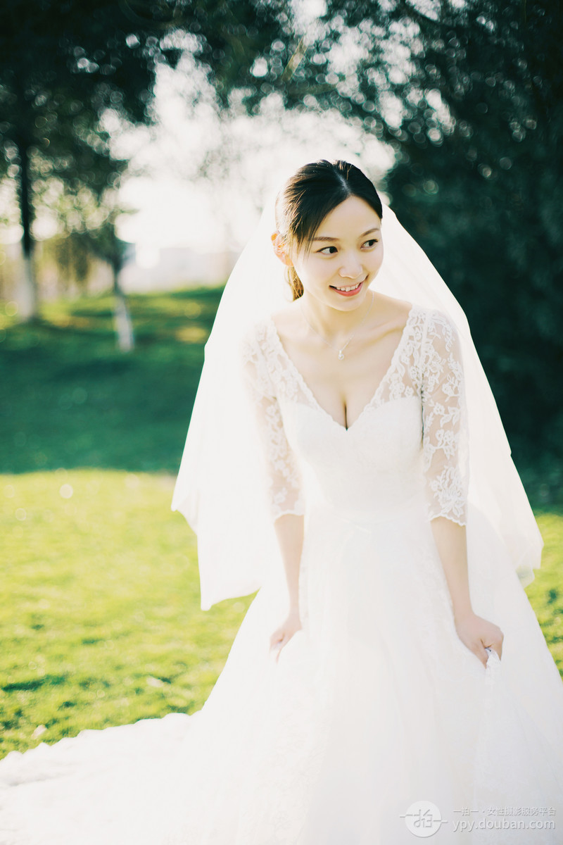 单人婚纱摄影_美女婚纱单人照片(2)